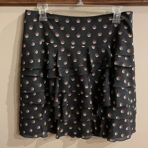 NWOT LOFT TIERED / RUFFLE MINI SKIRT. Size 8 DAY / EVENING.